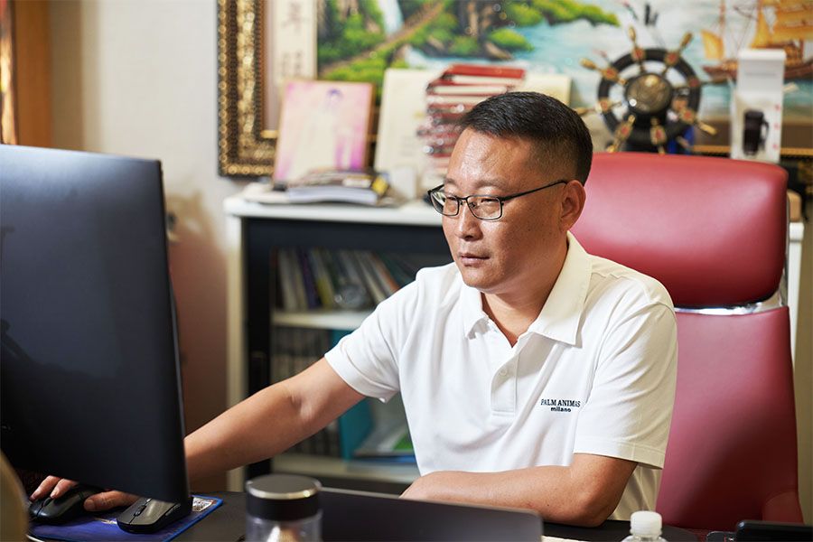 Founder / Direktur